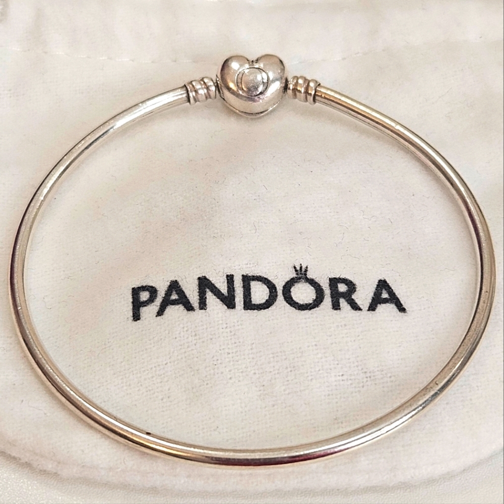 Pandora Moments Sterling Silver Bangle Bracelet S925 ALE Embossed Heart Clasp